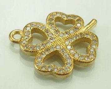 Pendant Clover with Cubic Zirconia 15mm Gold Color