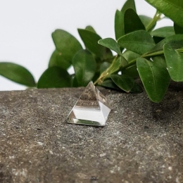 Amulet, Piramidka z Kryształu Górskiego 10 x 9 mm