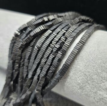 Hematyt Heishi Czarny Matowy  3x1 mm Sznur 40cm