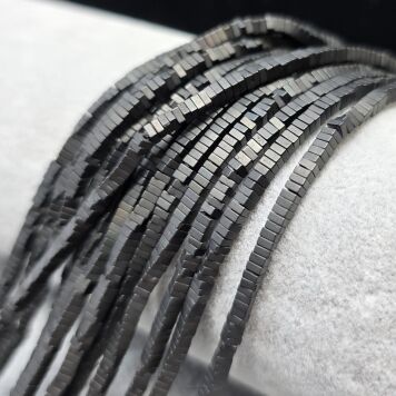 Hematyt Heishi Czarny Matowy  2x1 mm Sznur 40cm
